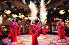 淄博烧烤新添“第四件套” 沉浸